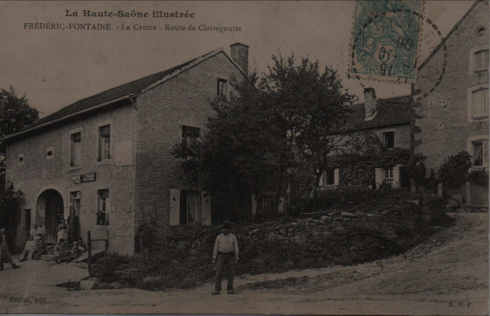 Le Centre du Village - Vers l'Ecole - Début 1900